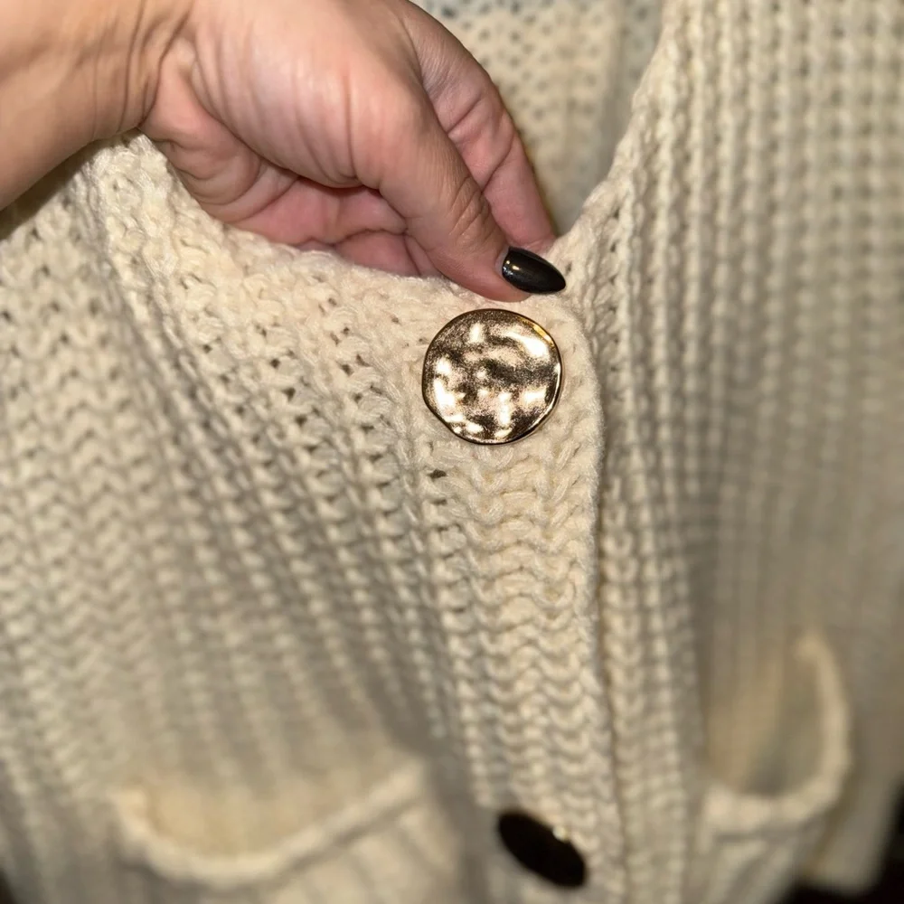Chunky Cream Knit Gold Button-Up Sweater Vest - Picture 3 of 6